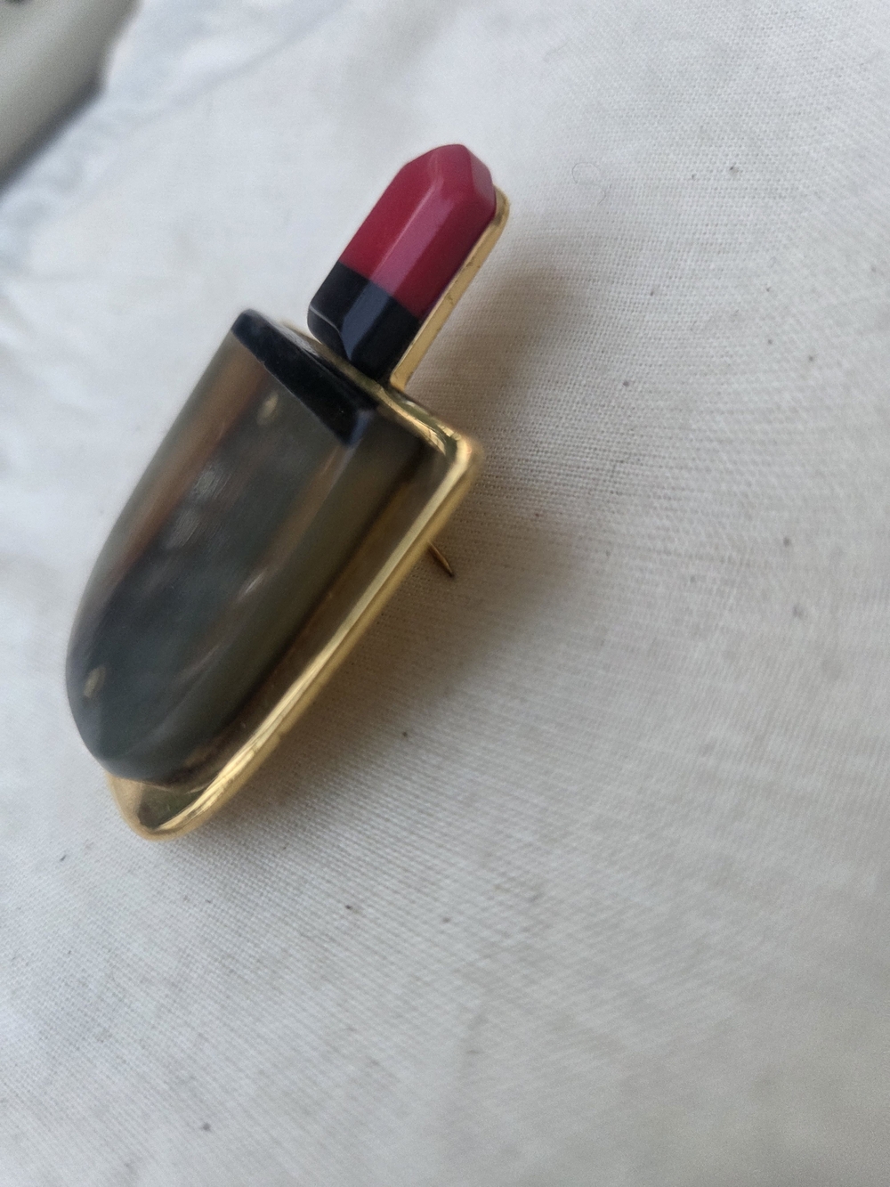 Marni Pin Vintage-Inspired Gold Tone and Tortoiseshell Pendant with Red Accent - Picture 2 of 4